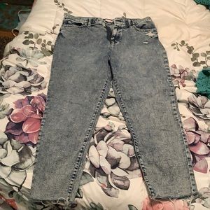 SO High Rise Mom Ankle Length Jeans